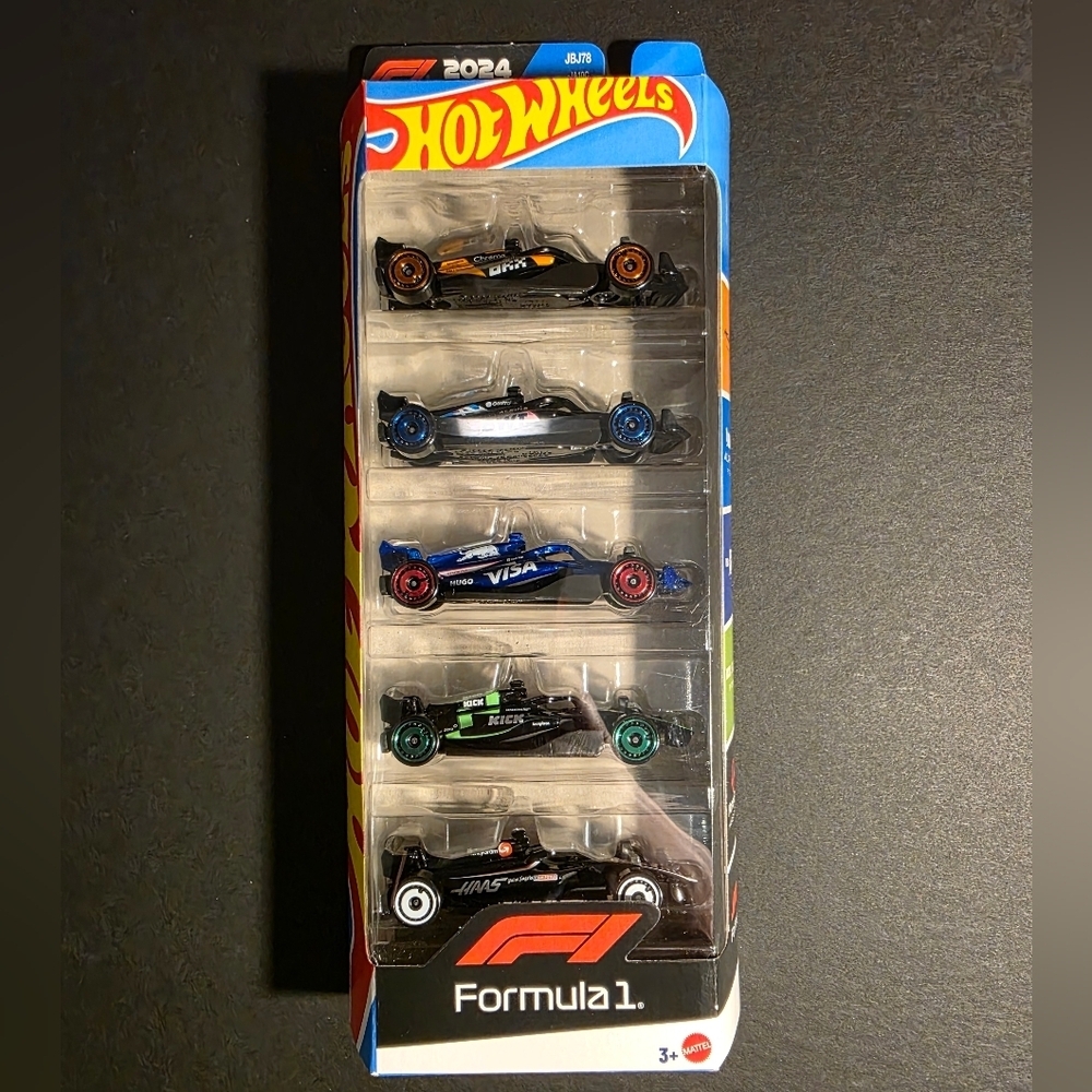 Hot Wheels Formula 1 Collectible Race Car SET - Picture 4 of 6